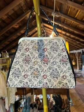 Vintage Floral Tapestry Top-Handle Bag in Multicolor